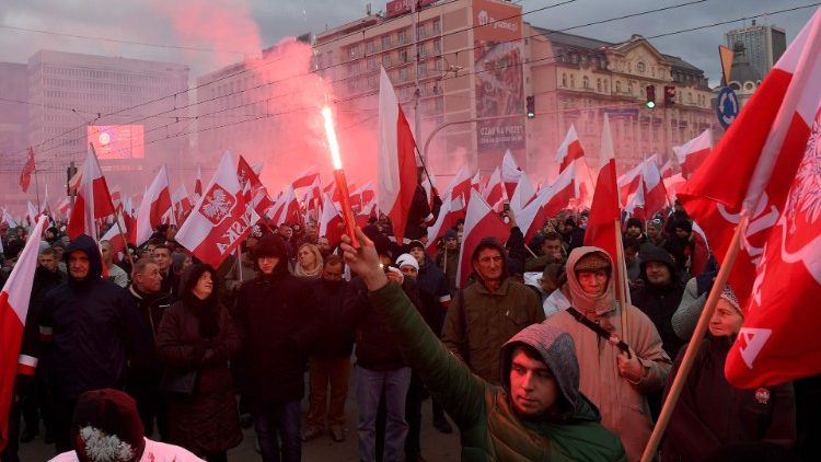 पोलैंड की आजादी की 100वीं वर्षगाँठ का जश्न