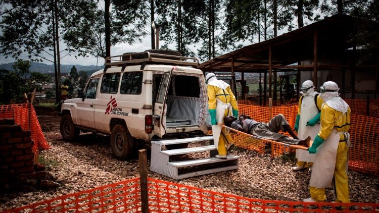 "Liječnici bez granica" prevoze u bolnicu čovjeka koji boluje od ebole