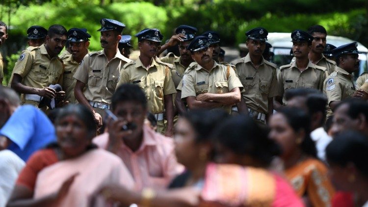 Indie: aresztowanie księdza 
