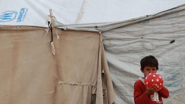 Criança síria refugiada no Campo al-Mabrouka 