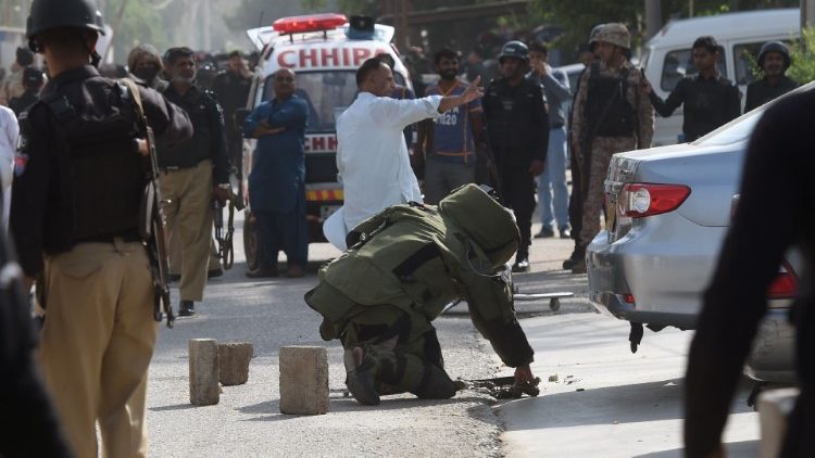 Ein Selbstmortanschlag in Pakistan forderte 25 Menschenleben. Mindestens 35 Personen wurden verletzt.