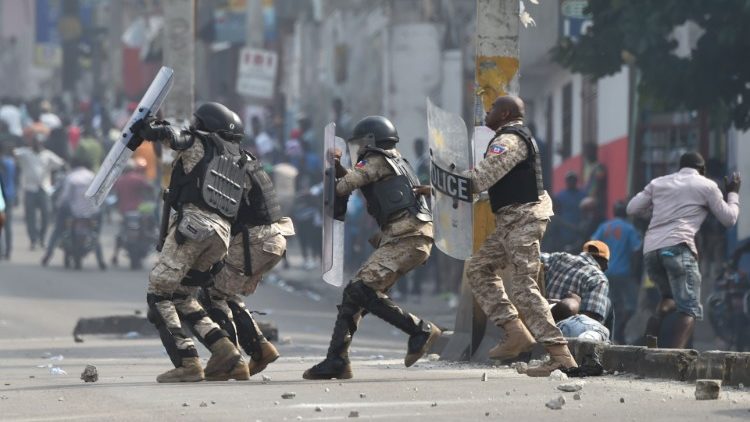 Polizei geht in Port-au-Prince gegen Demonstranten vor
