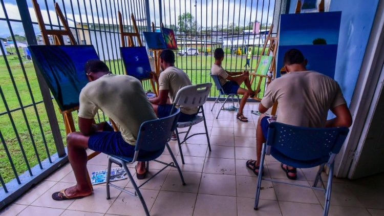Các tù nhân trẻ tại trung tâm giam giữ Pacora ở thành phố Panama