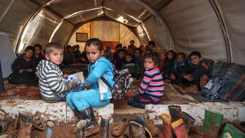 Siria: preoccupazione per i bambini sfollati da Idlib