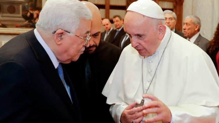 Папа Франциск и Махмуд Аббас на встрече в Ватикане