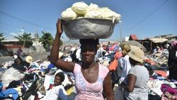 haiti-market-1544043236707.jpg