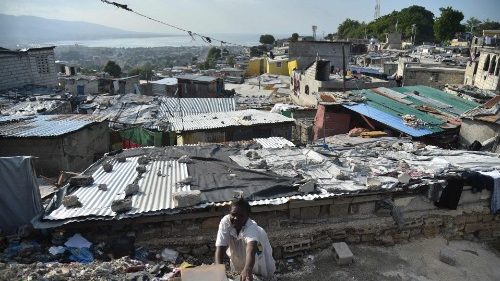  Papa prega per i migranti di Haiti morti in mare