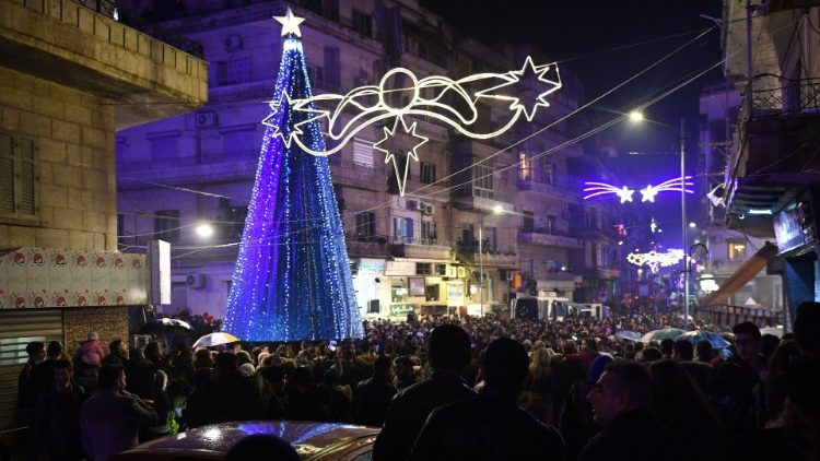 Weihnachtsbaum auf dem Azizzieh-Platz in Aleppo