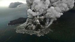 indonesia-disaster-tsunami-volcano-1545637730961.jpg