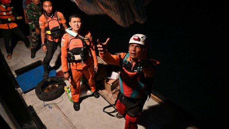 Akciju spašavanja provodi indonezijska Vlada i neke humanitarne organizacije
