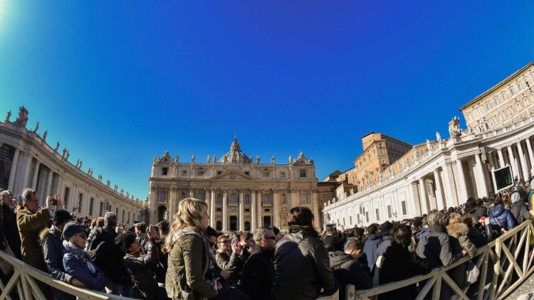 教皇フランシスコによる正午の祈りが行われた、2019年元日のバチカン・聖ペトロ広場