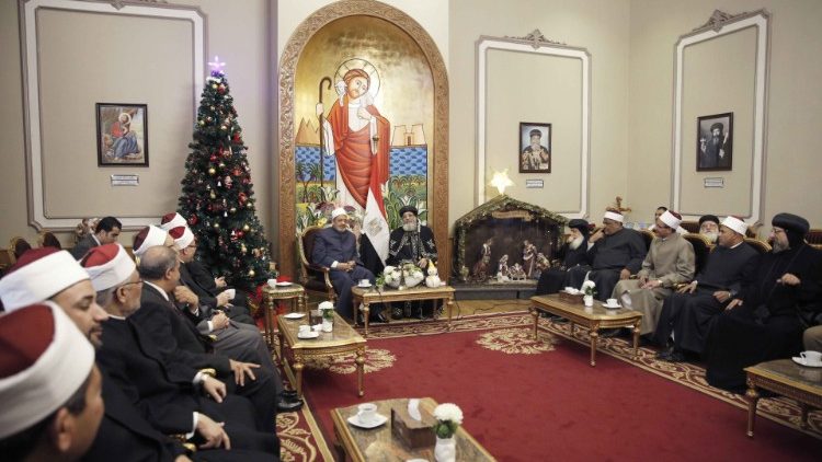  Imami i Al-Azhar i uron Krishtlindjen bashksis kopto-ortodokse