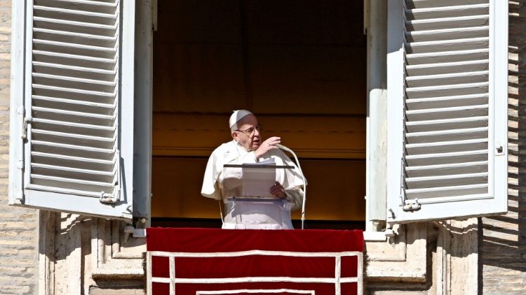 教皇フランシスコ、2019年1月6日、主の公現の祭日、バチカンでの正午の祈り