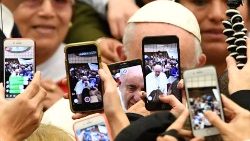 topshot-vatican-pope-audience-1547025833468.jpg