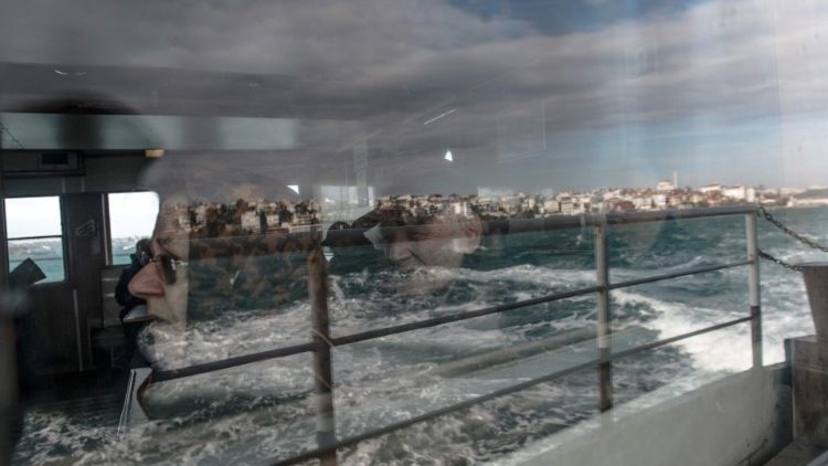 Istanbul: Auf der Fähre über den Bosporus