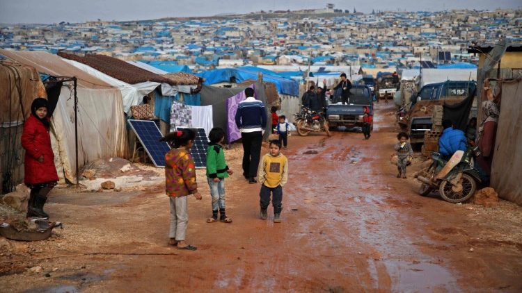 Campo de refugiados sírios na fronteira com a Turquia