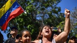 venezuela-crisis-opposition-open-meeting-1547397536455.jpg