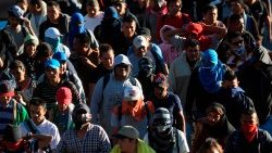 el-salvador-us-migration-caravan-1547663348394.jpg