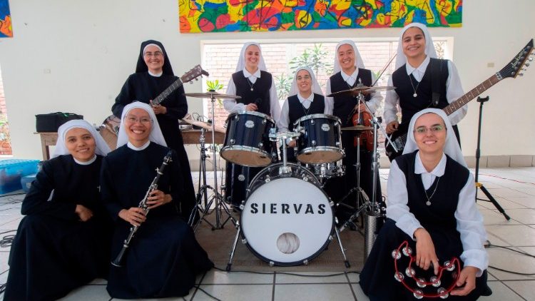 Ban nhạc rock của các nữ tu Siervas 