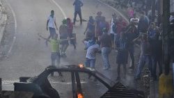 topshot-venezuela-military-politics-1548149031397.jpg