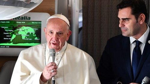 Abus, avortement, migrants : le Pape s'exprime devant les journalistes 