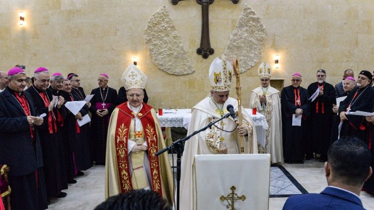 Le cardinal Sako, ici auprès de Mgr Michael Najeeb, lors de son ordination comme archevêque de Mossoul le 25 janvier 2019.