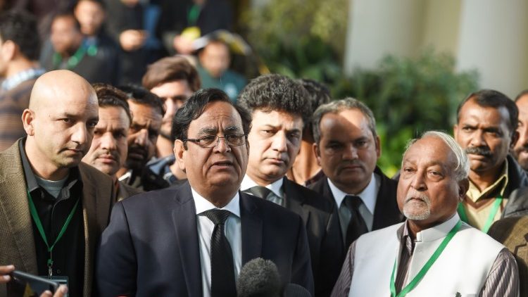 Адвокатът на Азия Биби след окончателното решение на Пакистанския съд