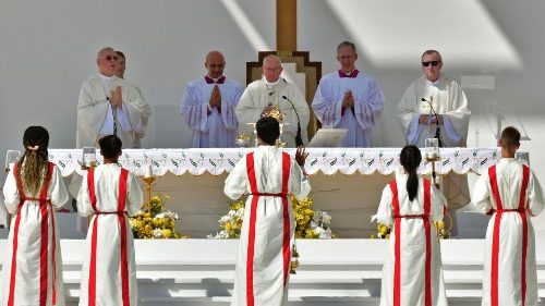 Papstmesse in Abu Dhabi: „Selig, die Frieden stiften"