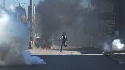 topshot-haiti-politics-protest-1549877990049.jpg