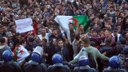 algeria-politics-vote-demo-1551203423920.jpg