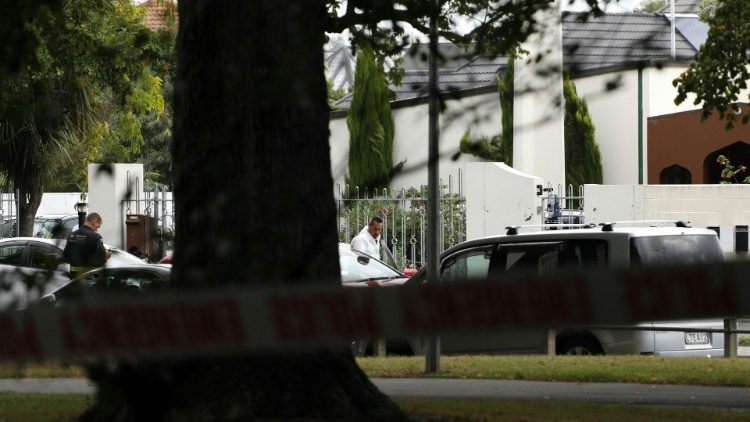 Нов Зеланд насилство во две џамии