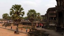 cambodia-tourism-1552727340320.jpg