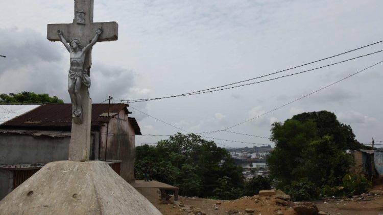 Croce in una chiesa africana