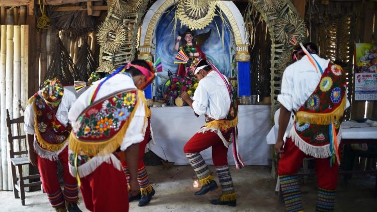 மெக்சிகோ பூர்வீக இன மக்களின் நடனக் கலையைக் காப்பாற்ற UNESCO முயற்சி
