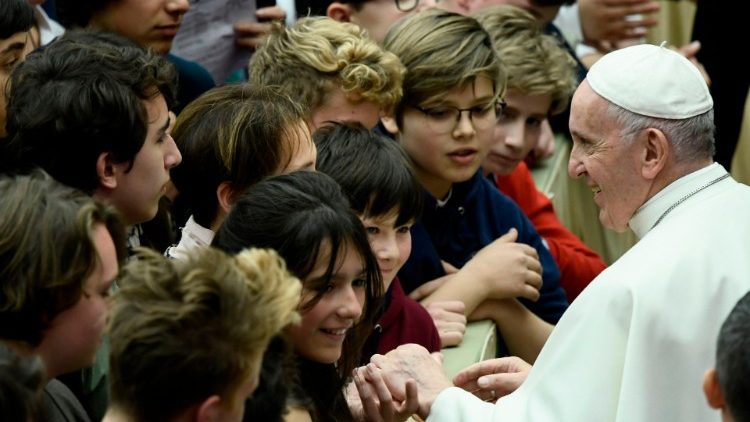 Папа падчас сустрэчы з навучэнцамі падуанскага каталіцкага “Collegio Barbarigo”