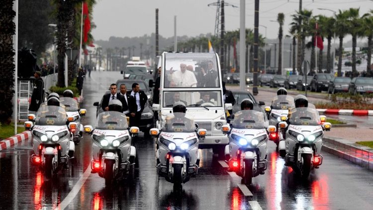وصول البابا إلى المغرب