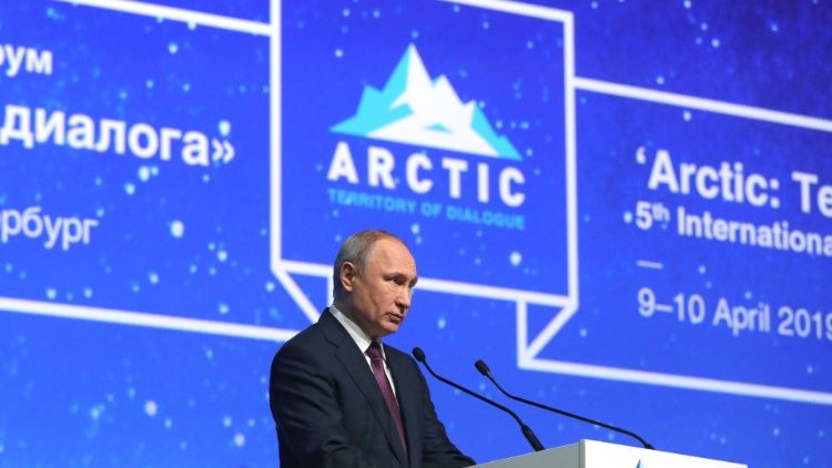 Le président russe Vladimir Poutine à l'ouverture du sommet de Saint-Petersbourg. 