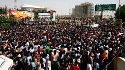 topshot-sudan-unrest-politics-demonstrations-1554995649269.jpg