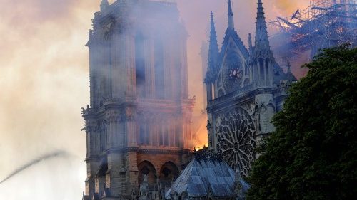 Notre Dame fire: Pope joins Paris in sorrow, Vatican offers technical expertise