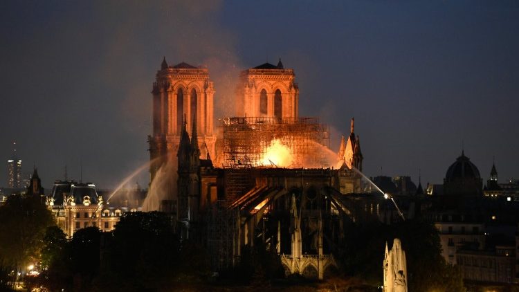 Notre Dame i brand