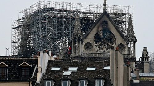 Pagrindinė Paryžiaus katedros struktūra išsaugota