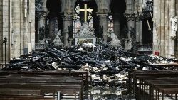 france-fire-notre-dame-1555432431861.jpg