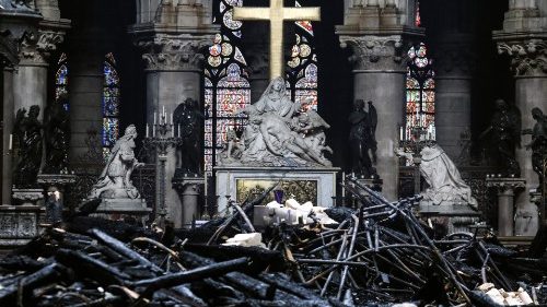 Pápež František reagoval na tragédiu parížskeho Notre Dame