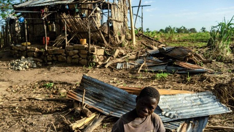 Mozambico: servono aiuti per la ricostruzione dopo i cicloni