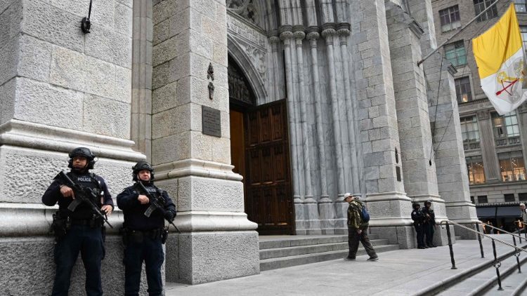 Erhöhte Sicherheitsvorkehrungen an der Kathedrale von St. Patrick in New York