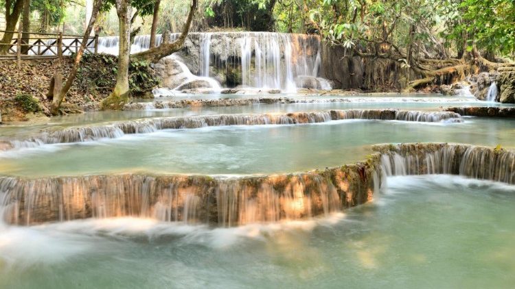 laos-tourism-nature-kuang-si-1555645153788.jpg