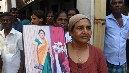 Sri Lanka: il volto del Paese si riflette in quello delle vittime 