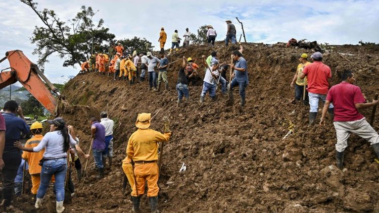 Obilne kiše i odron zemlje pogodili su Kolumbiju i u travnju