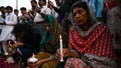 pakistan-sri-lanka-attacks-1555945146447.jpg