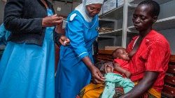 malawi-health-vaccine-malaria-1556024930699.jpg